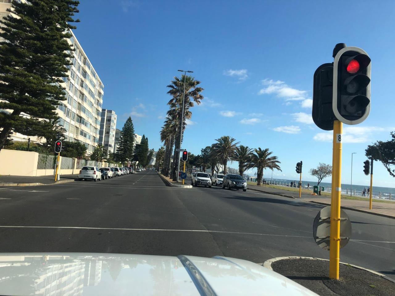 Sea Point Apartment *