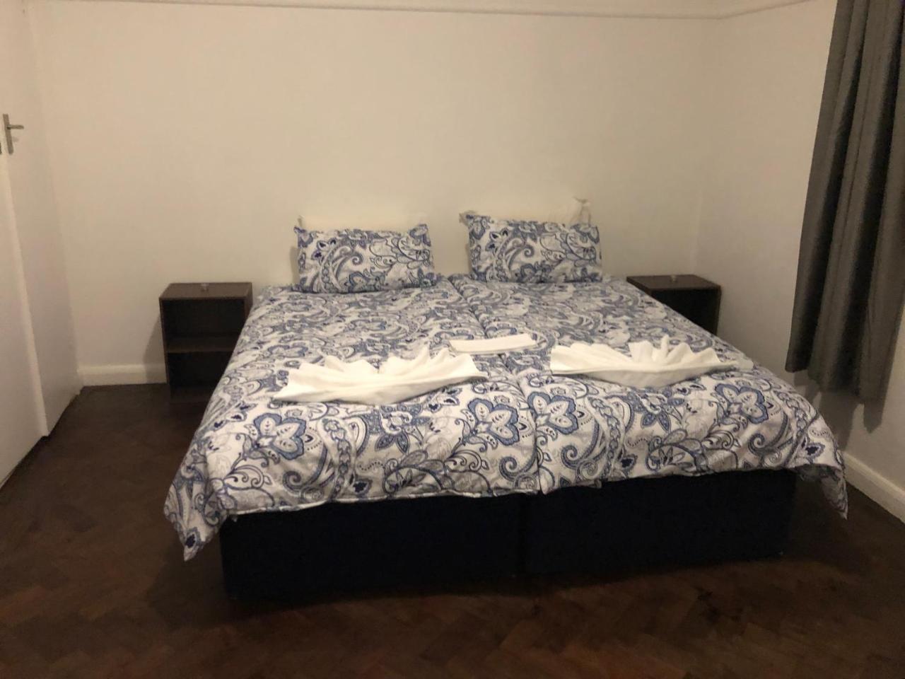 Sea Point Apartment *